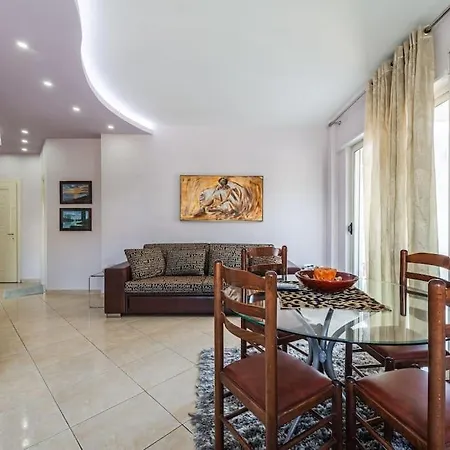 Apartment Seaside Escape By Ps Durrës